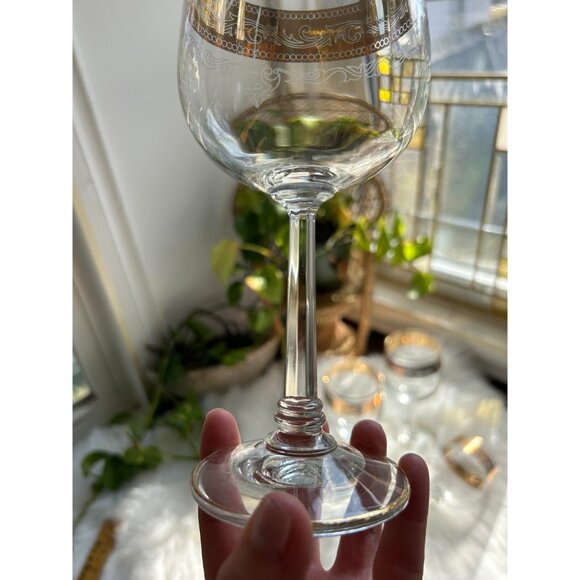 Gold Detail Wine Glasses Gold Rim With Unique Octagonal Stem Gold Paint Loss - - Picture 4 of 7